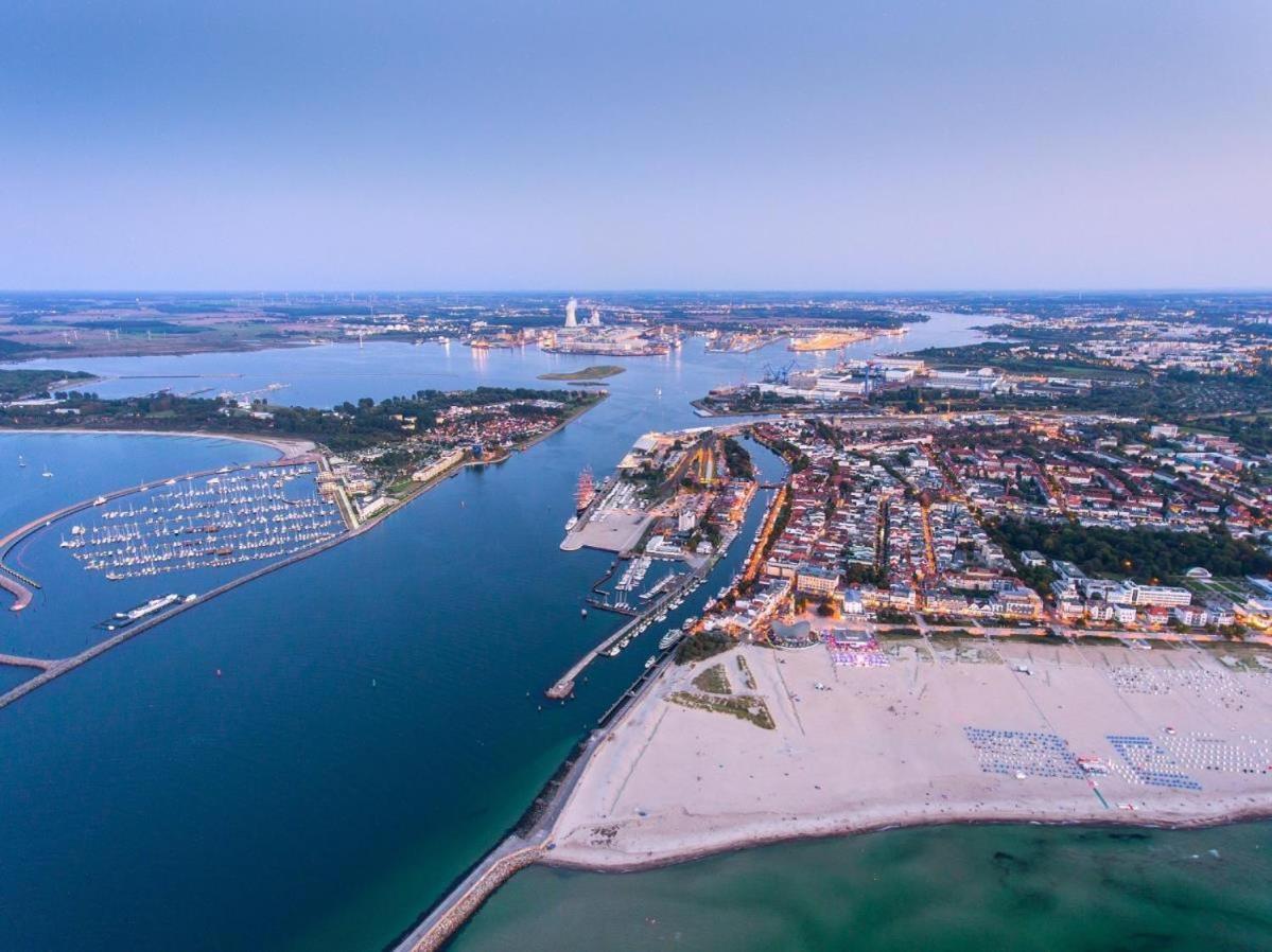 Апартаменты Vormann Jantzen, Direkt Am Leuchtturm Росток Экстерьер фото
